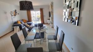 Spacious & Central Apartment with rare Parking