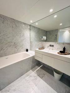 MY LX FLAT Elegant Duplex with River View