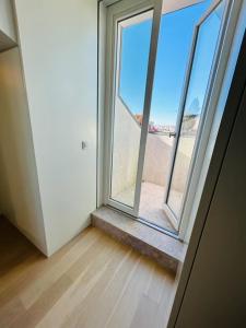 MY LX FLAT Elegant Duplex with River View