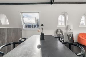 Luxury Apartment Golden Triangle AC