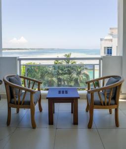 Nyali Beach 2BR Seaview Apartment - Pool & Beach Access - Sleeps 4