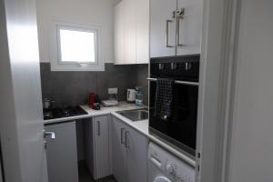 Modern City Stay - Renovated Apartment near Finikoudes Beach