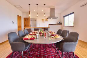 ビーチまで2分 BBQ カラオケ可能 最大14名で楽しめる人気エリア恩納村貸切villa サーム121