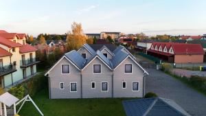 DOMKI MALIBU SARBINOWO