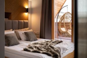 Enklawa Polany - Mountain View, Private Sauna & Natural Pool by Downtown Apartments