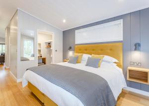 Elton Furze Retreats