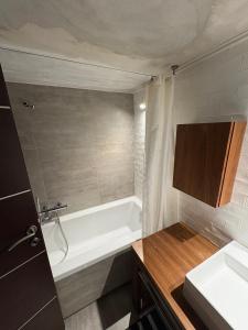 Irogami 3 Bedroom Apartment - 1 min walk from Cholargos Metro
