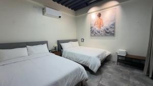 Luxury Tagaytay Staycation with Heated Pool - 25 Pax - Arcade - Near Tourist Spots