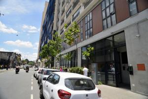 Essential One - ZYZ Luz subway with rotating parking space