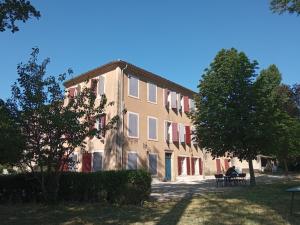 Chambres dhôtes dans les amandiers