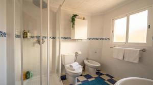 Vecindario Apartment with 2 Bedrooms and Workspace