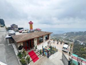 KSP Royal Valley View Hotel at Mall Road with Parking, Mussoorie