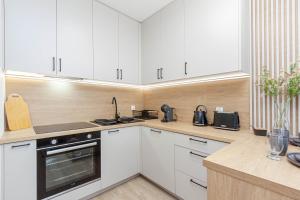 Apartly - Aura Balcony & Parking Free I