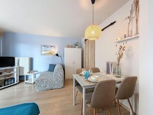 Studio Blue Sand I with lateral sea view by Interhome