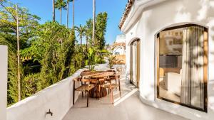 Beachside living in a charming urbanisation