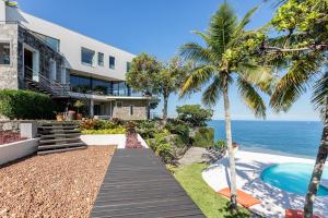 Rio005 - Luxury mansion with ocean view in Joá