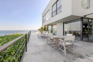 Rio005 - Luxury mansion with ocean view in Joá