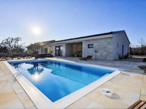 Holiday Home Ivy by Interhome