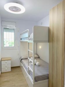 Apartamento familiar con piscina frente al mar en La Ràpita, Delicies Mar