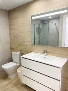 Apartamento familiar con piscina frente al mar en La Ràpita, Delicies Mar