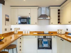 2 Bed in Hope Valley oc-75500