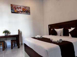 HOTEL Pearl White Residency