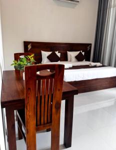 HOTEL Pearl White Residency