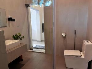 HOTEL Pearl White Residency