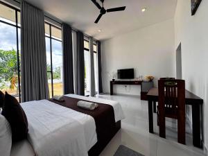 HOTEL Pearl White Residency