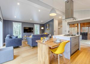 Elton Furze Retreats