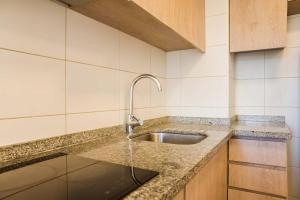 Chic 1BR in Centro Steps from Metro & Attractions