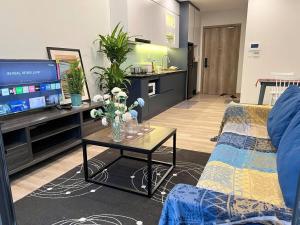 Cozy 2BR Apartment at Onsen Ecopark