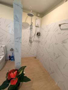 Sleek 1BR Spacious Home with terrace in a Quiet & Central Location