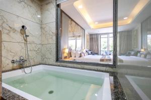 Mountain Creek 7BHK Luxury Retreat by ELIVAAS Prive Near Fatehsagar