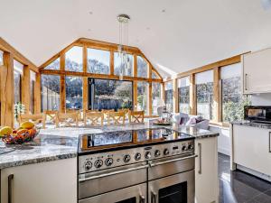 5 Bed in Telford oc-72844