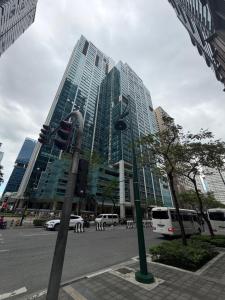 NEW! Modern & Cozy Space in Uptown BGC near mall BackHome2