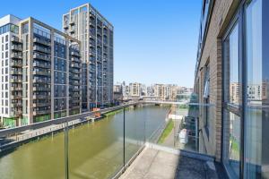 River View 2 Bed Apartment near the o2