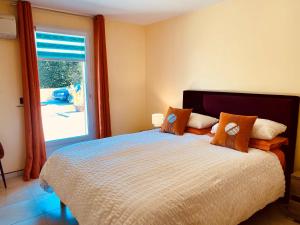 3-Star Tourism Rated Holiday 1 Bedroom Home with Aircon and Private Pool - 40 Mins from Bergerac