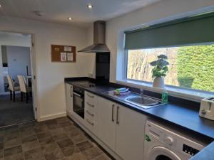 Warsett Crescent, 5 bedrooms near the coast.
