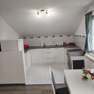 Elena Airport Apartments