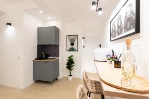 Imperium Aquilae - Luxury guest house, 300mt to Metro, 8 min to Colosseum