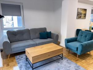 NES Residence Apartment 2 bathroom FREE Parking Sleeps 6