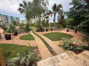 Modern Apartment Near Airport & Beach