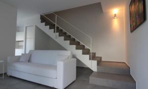 Modern villa a few steps from the beach