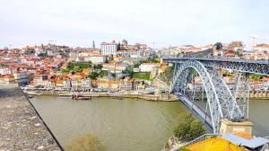 Mezzanine with courtyard in Porto n 29