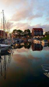 Stylish Riverside Apartment in Old Town