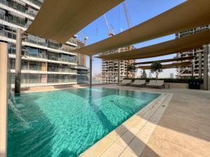Stylish 1BR in Beach Isle 1 with Balcony