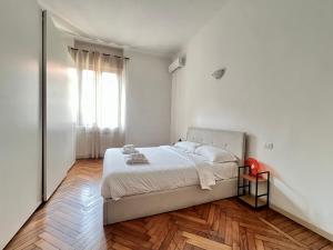BIG Suite Goldoni Bilocale [Duomo-M4 Lin Airport]