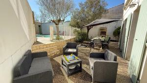 Villa avec piscine à deux pas des pistes cyclables