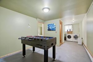 Serene MidCentury Gem 5BR Madison Park & World Cup